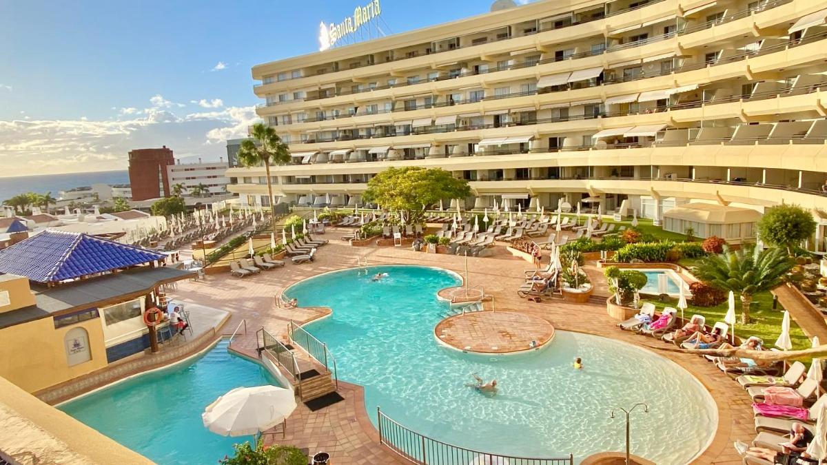 ENJOY A SUNNY APARTMENT WITH POOL NEXT TO THE SEA - Housity