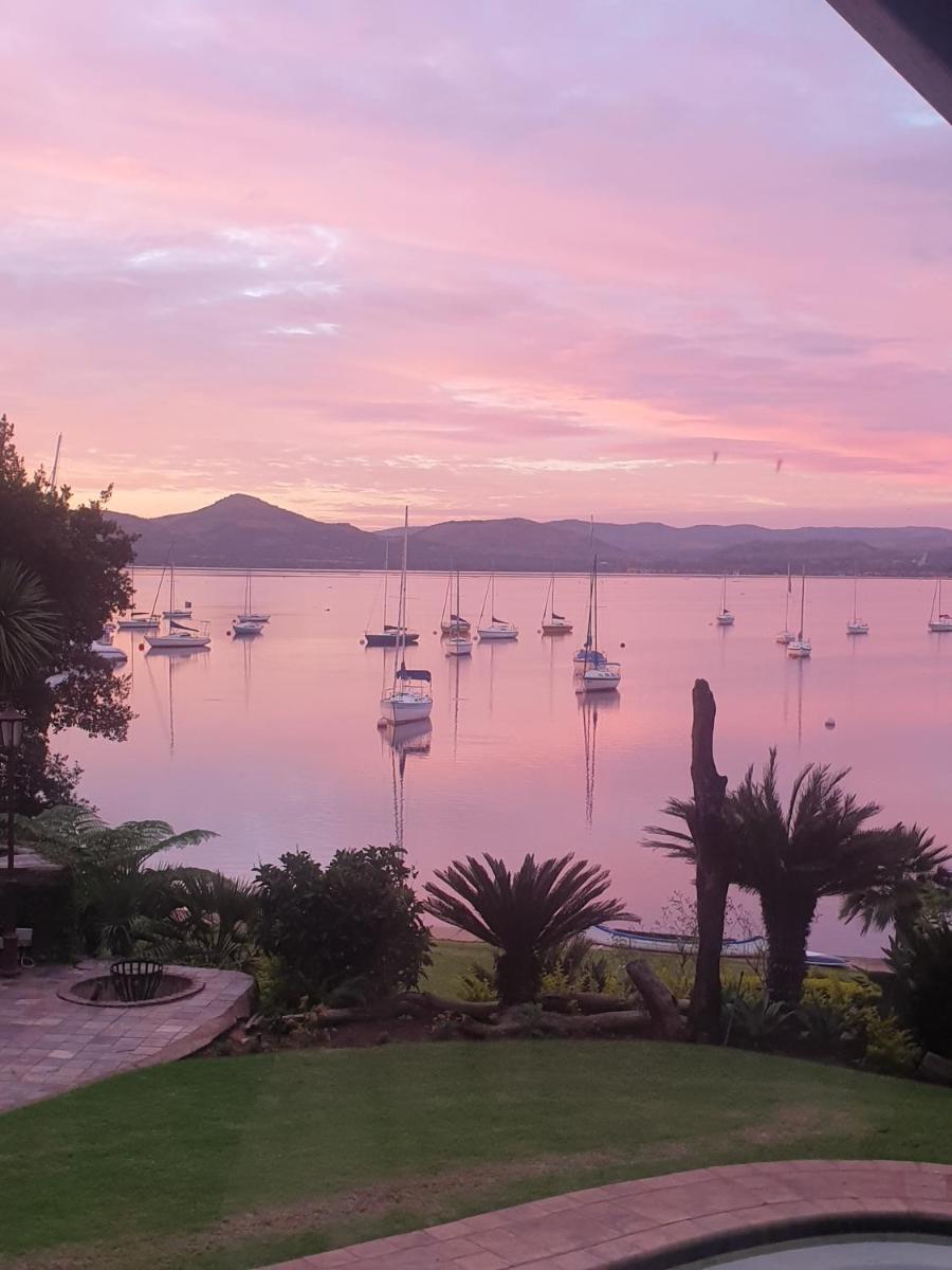 Suitetrails - Shabbat Guest House, Hartbeespoort