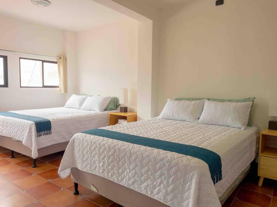 Suitetrails - Midtown Studio Apartment with 360 rooftop