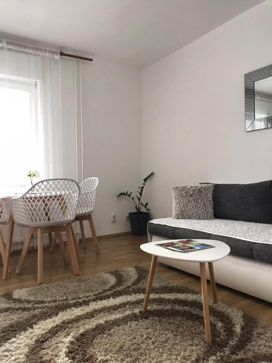 Pavle i Petra II - Housity
