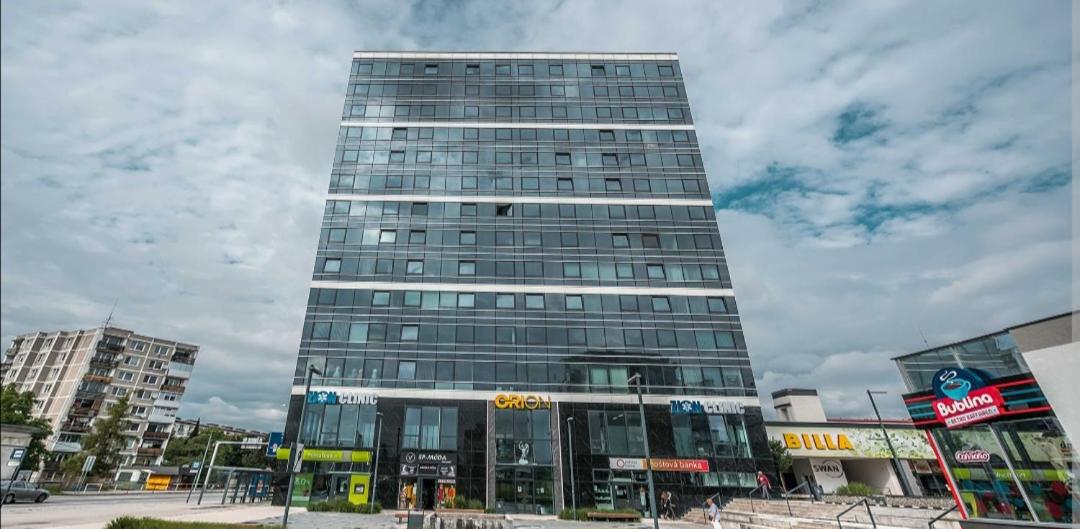 Apartmán Dantia - Dubnica nad Váhom, priamo v centre - Housity