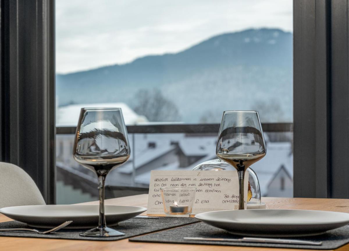 Ein allgemeiner Bergblick oder ein Berglick von des Hotels aus