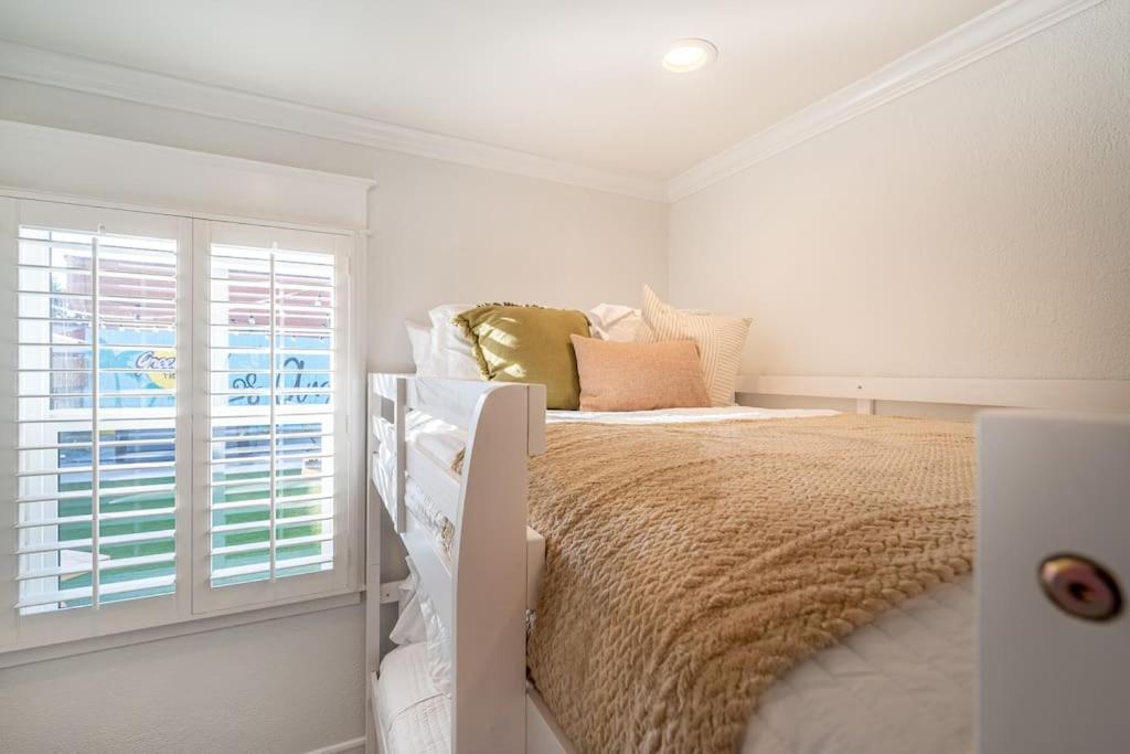 Jacuzzi+Game Room+Backyard Oasis! *5min to SoFi!* - Housity