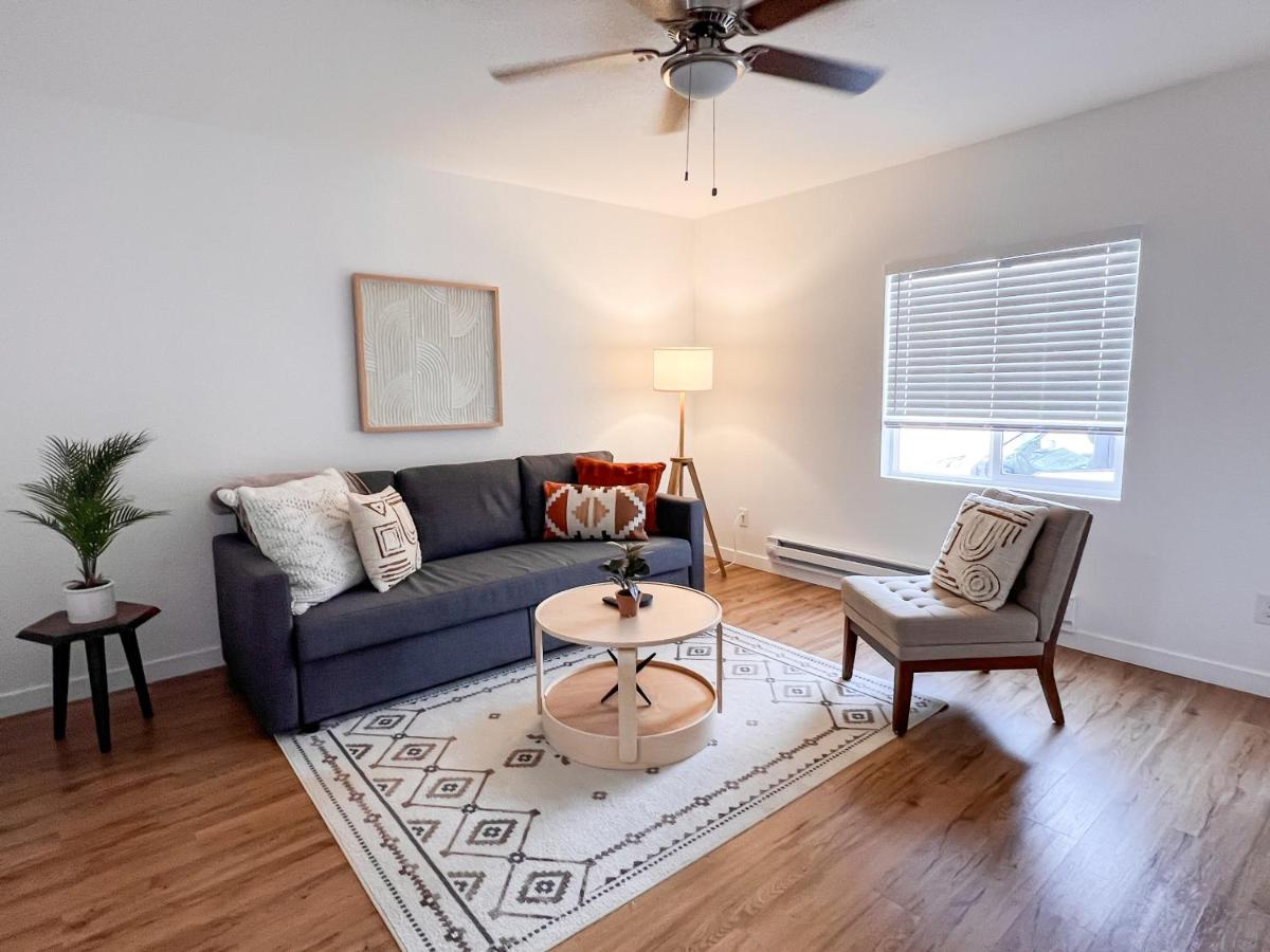 Beautiful Work Stay Retreat in Pueblo Near Downtown - Housity