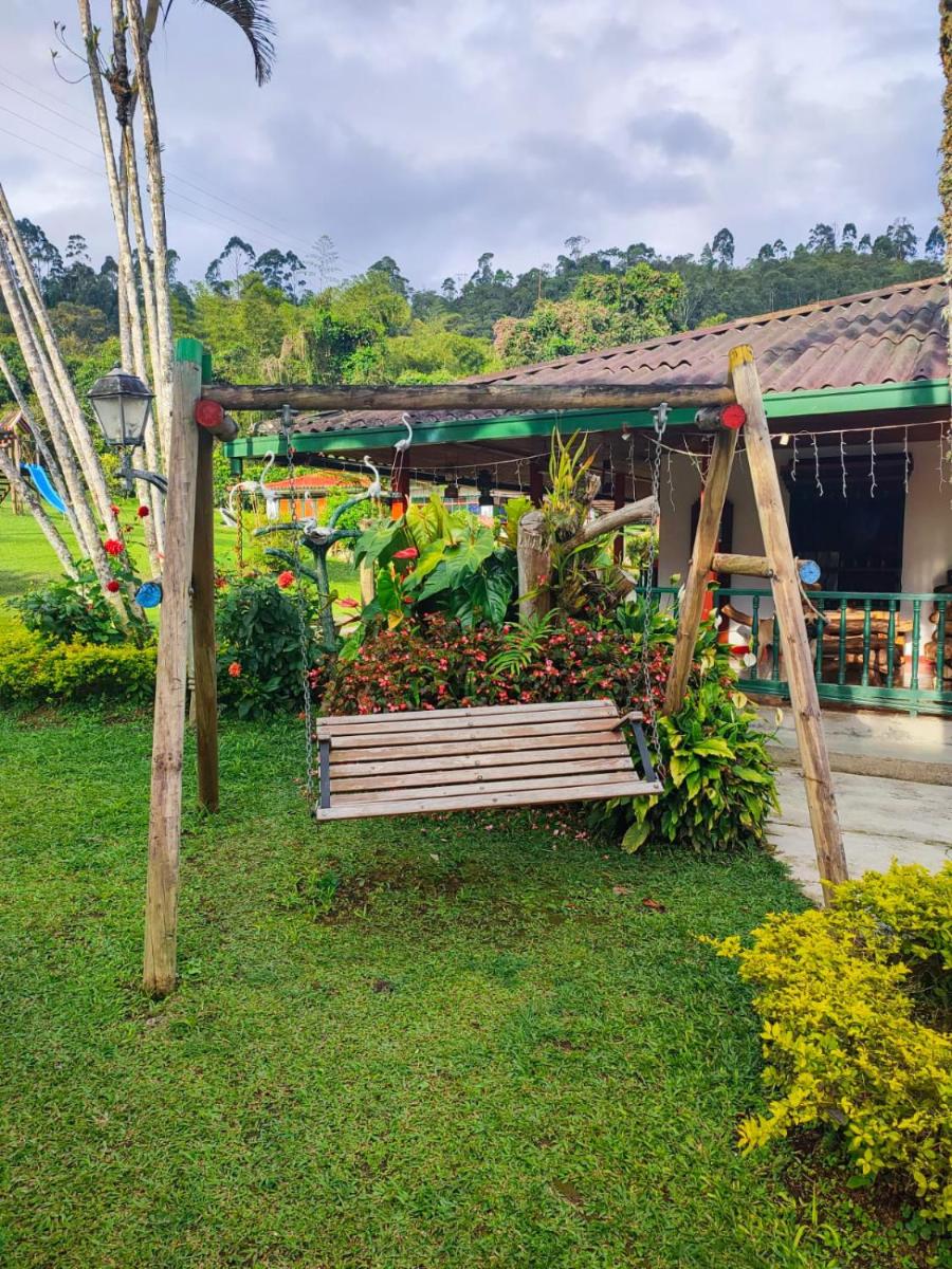 Finca Villa Ceci Sasaima - Housity