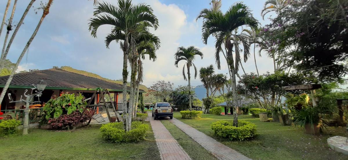 Finca Villa Ceci Sasaima - Housity