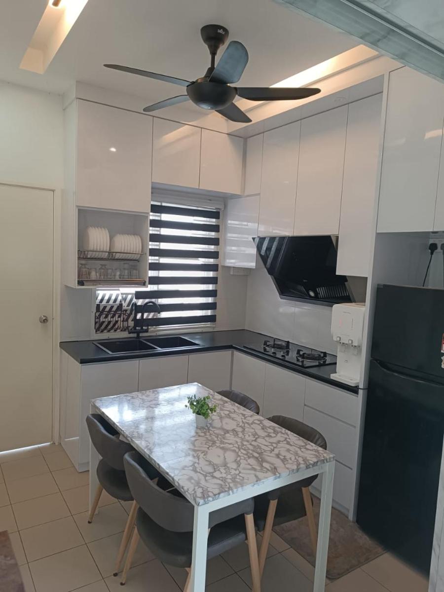 Suitetrails - IN HOMESTAY CORNER BATU PAHAT