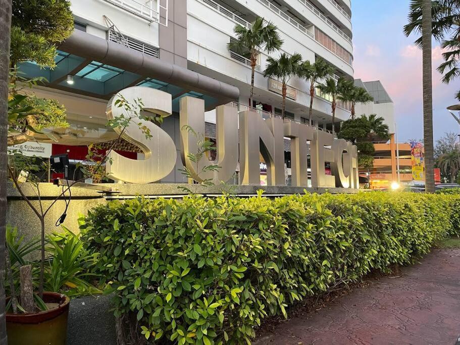 3Storey House 13Pax Family Suite - Housity