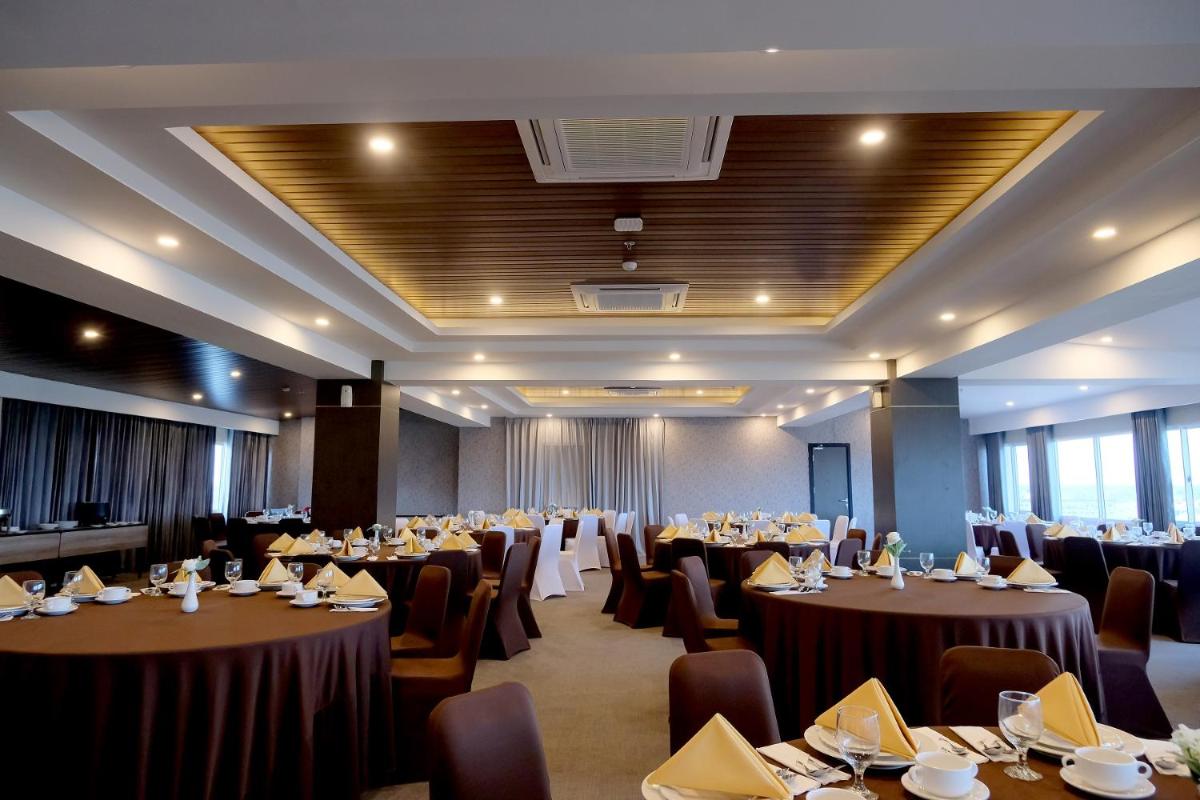 Azana Asia Hotel Cilacap - Housity