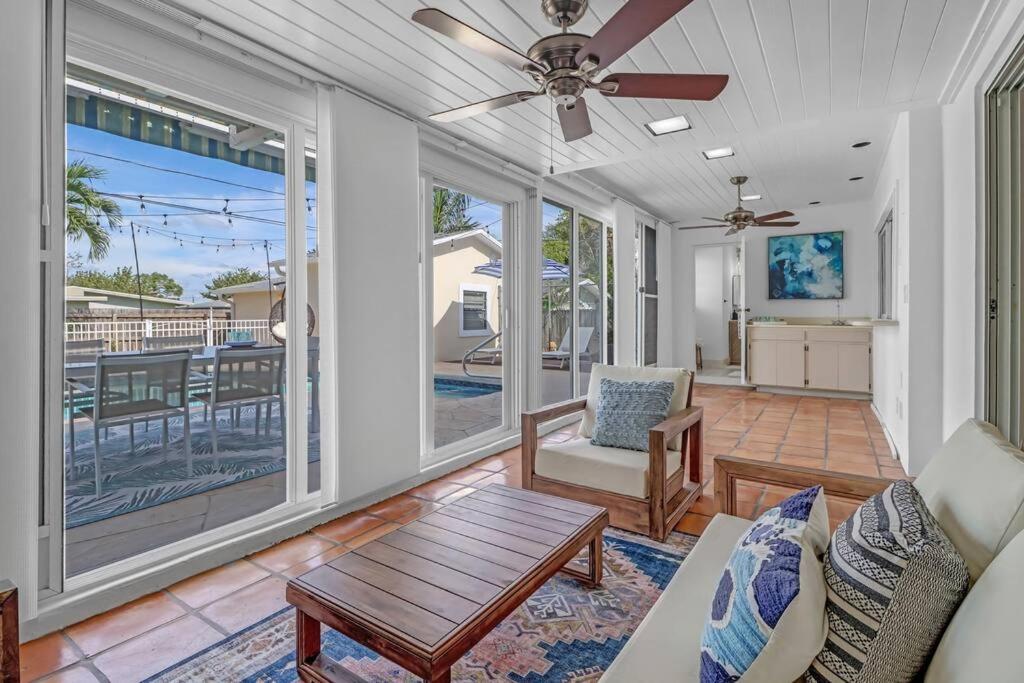 House w/ heated pool in Naples 5 min to beach - Housity