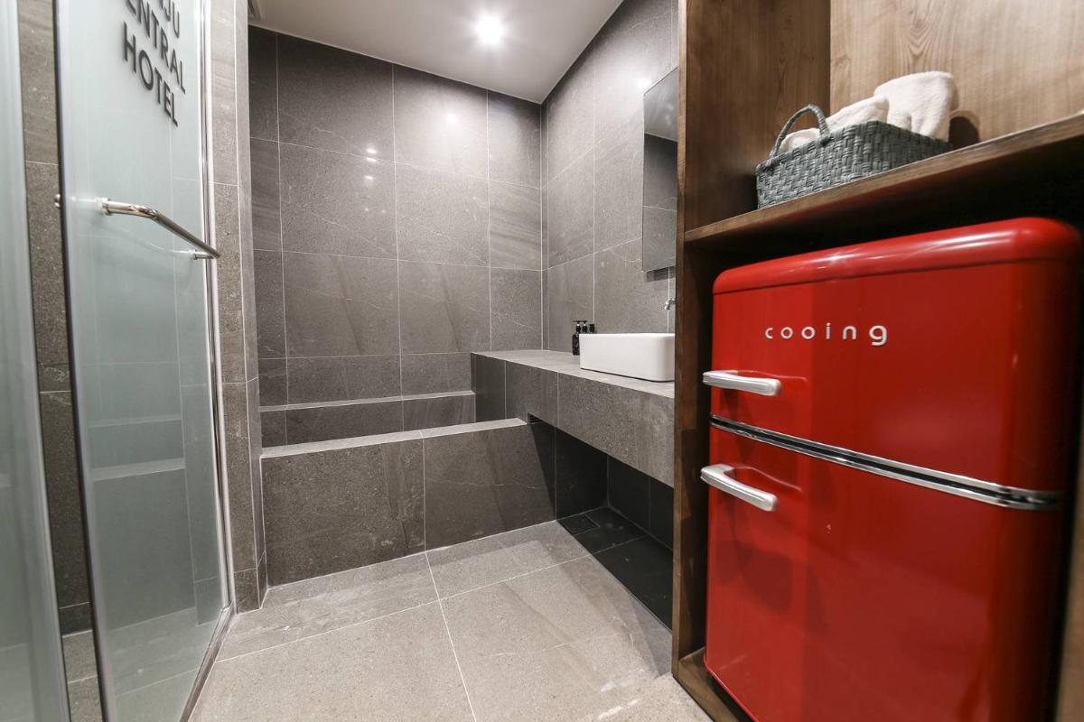 Wonju Central Hotel - Housity