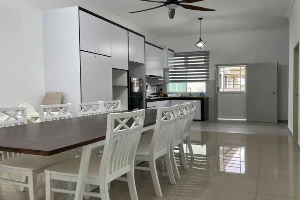 LAMAN KASEH Homestay Bukit Katil Melaka - Housity