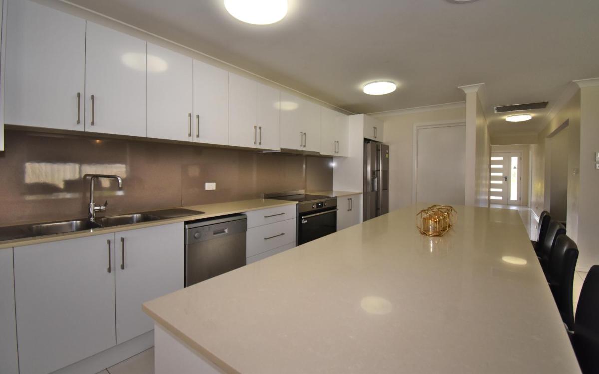 Holiday Home in Koonawarra - Housity
