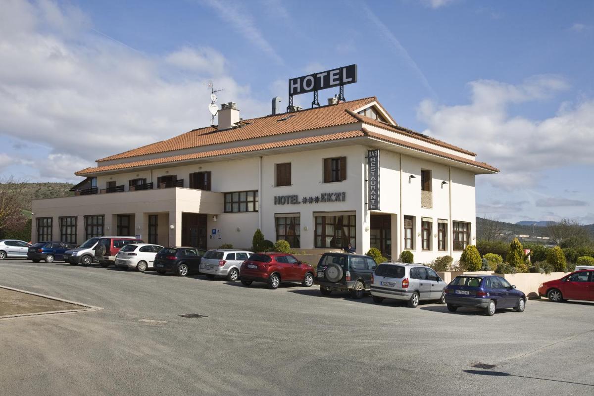 Hotel Ekai - Housity
