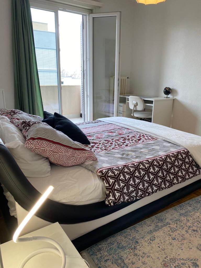 Great Apartment 3 minutes from Lake - self check in - Housity