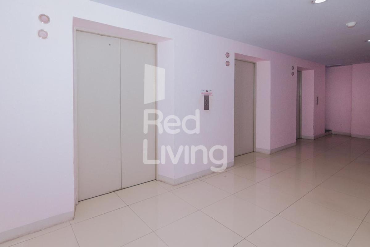 RedLiving Apartemen Green Pramuka - Family Group Tower Orchid - Housity