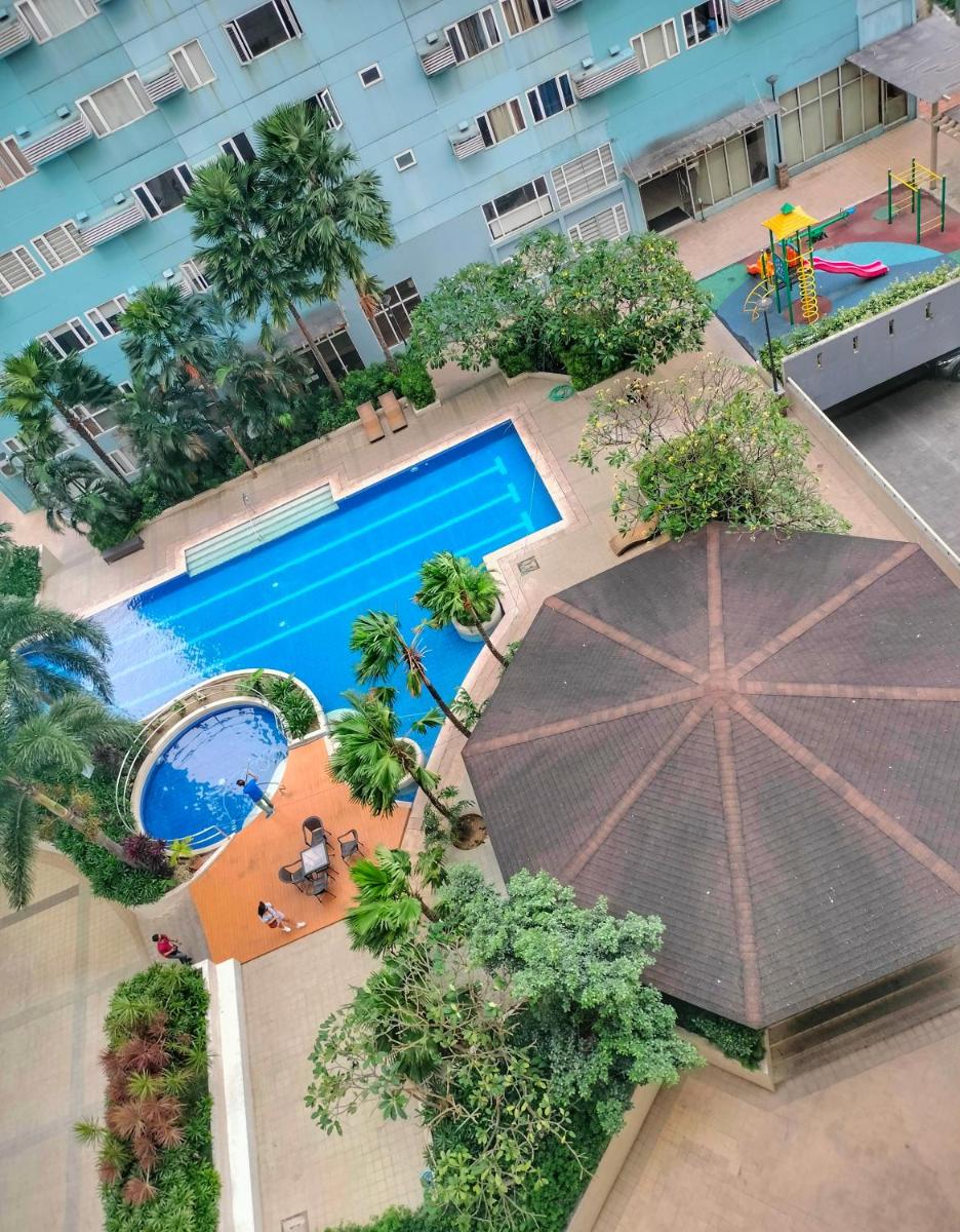 3 bedroom unit in ridgewood towers taguig - Housity