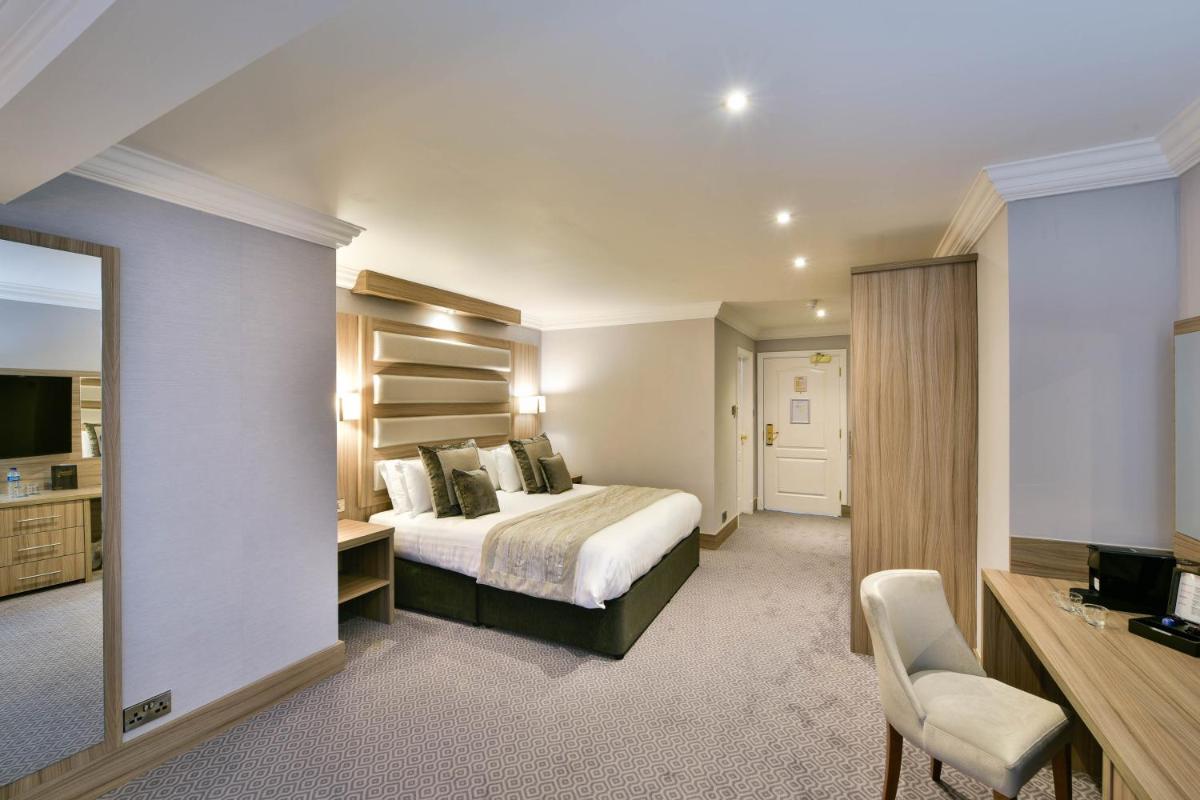 Holiday Inn - Manchester - Oldham, an IHG Hotel - Housity