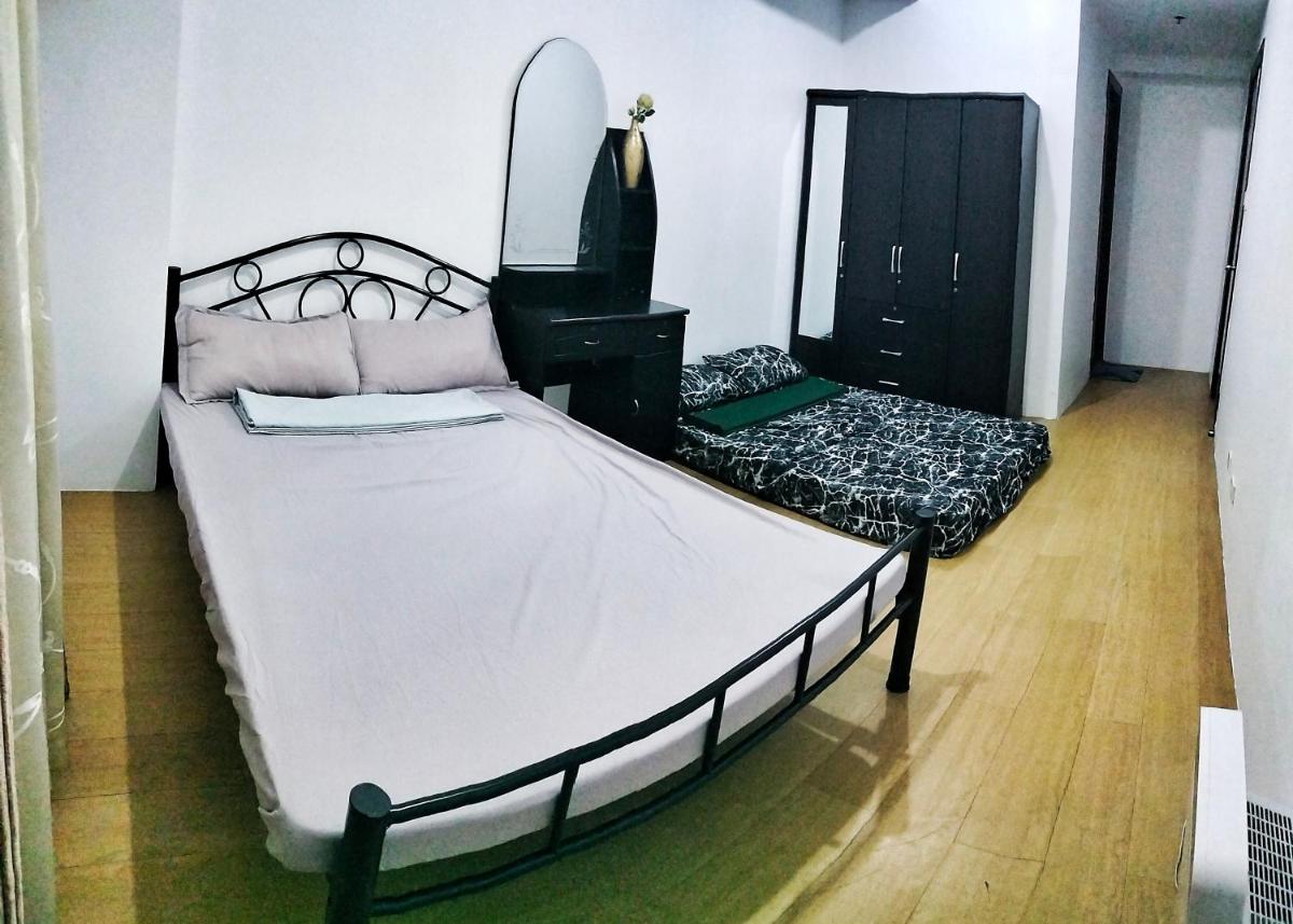 3 bedroom unit in ridgewood towers taguig - Housity