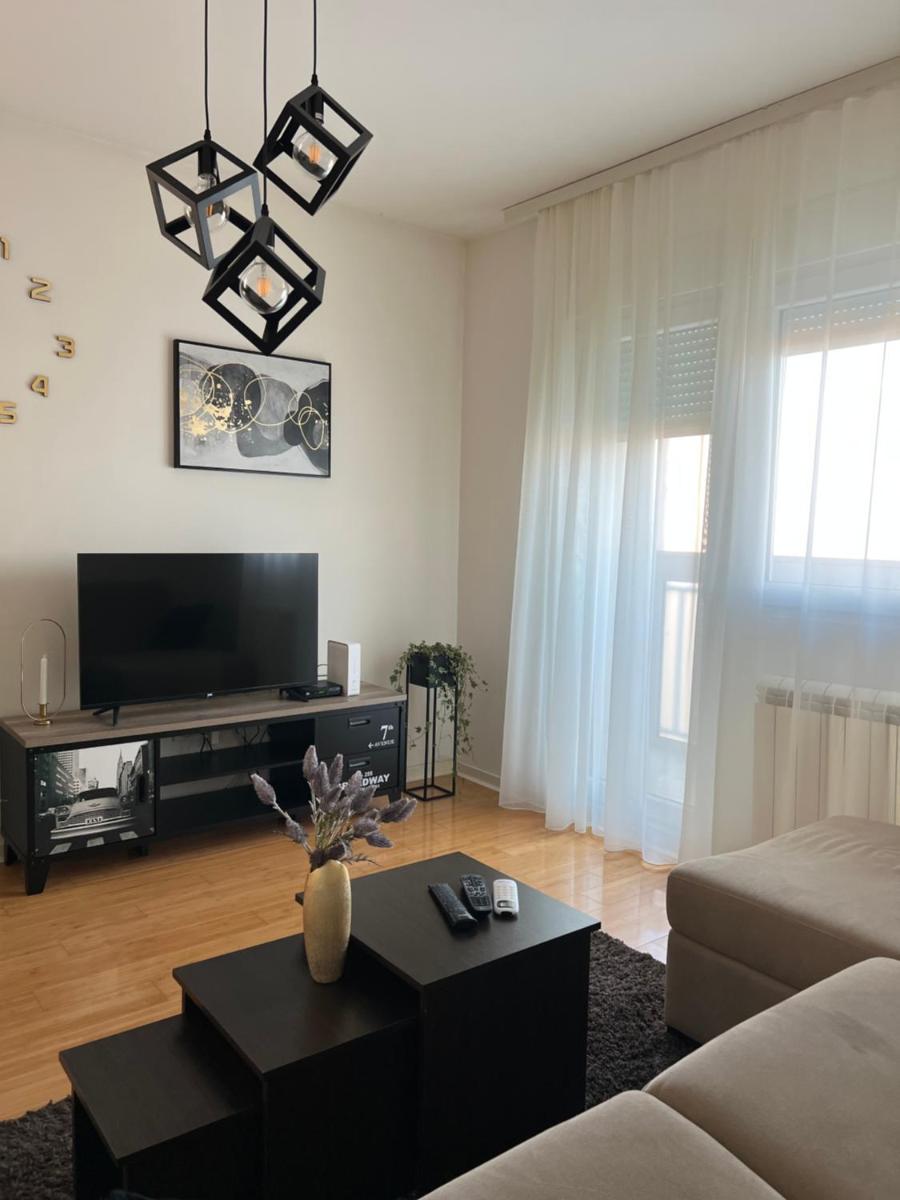 Delete 7 Altina-Zemun - Housity