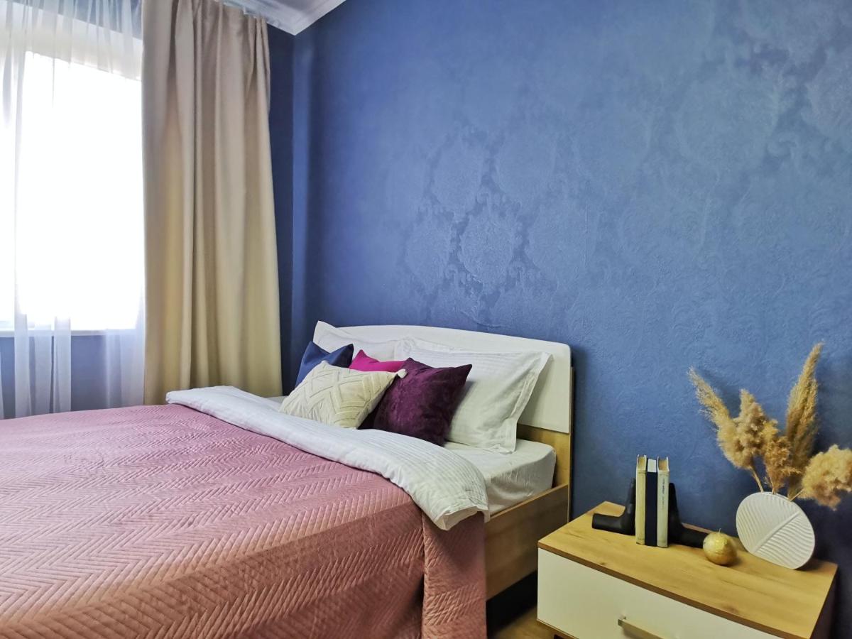 Prekrasnaia kvartira koktobe s vidom na gory - Housity