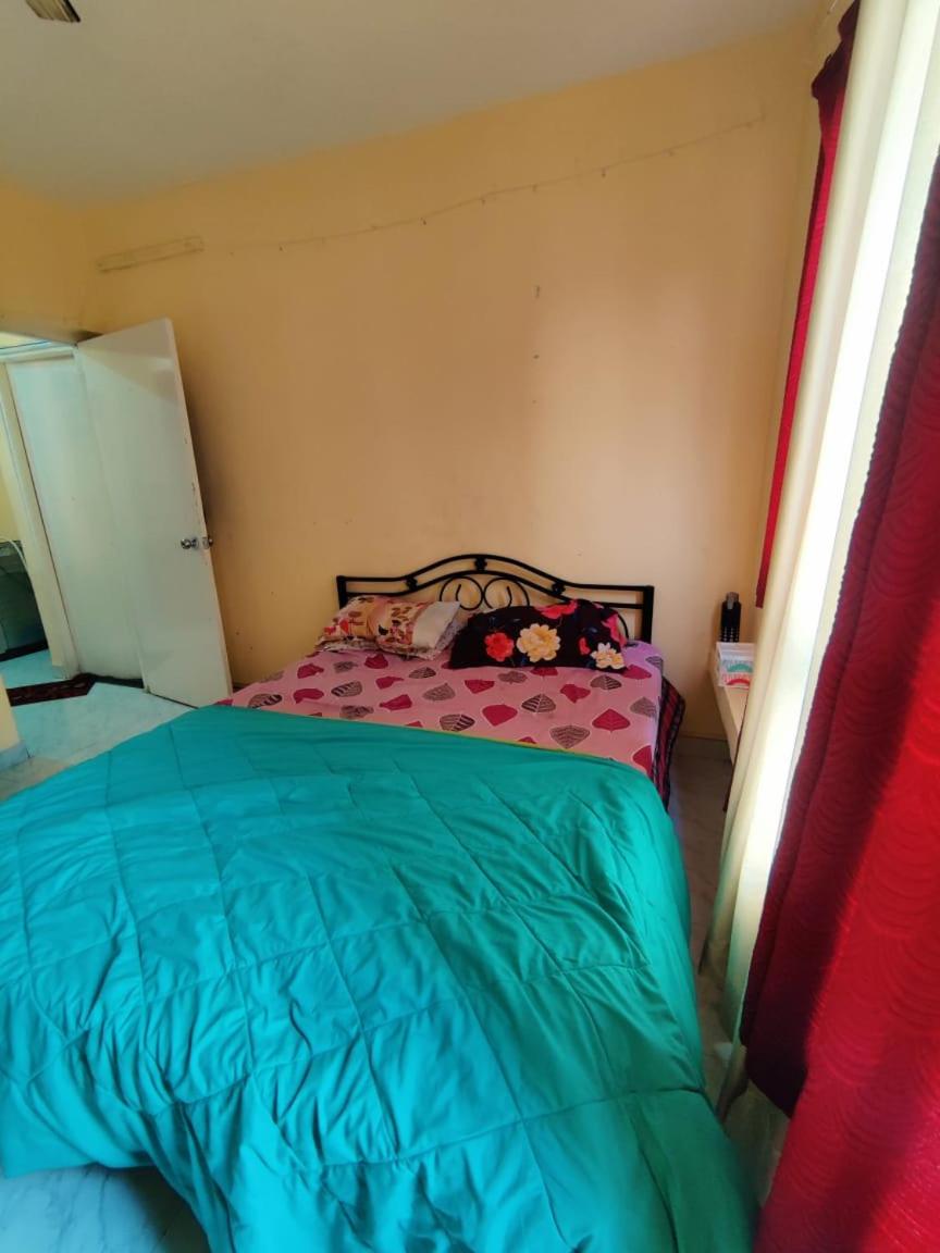 Elegant Inn - Housity