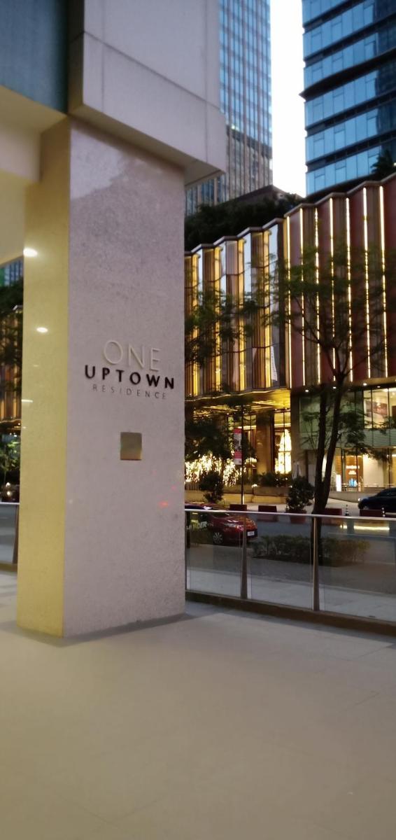 One Uptown Opposite of grandhyatt hotel manila Taguig city - Housity