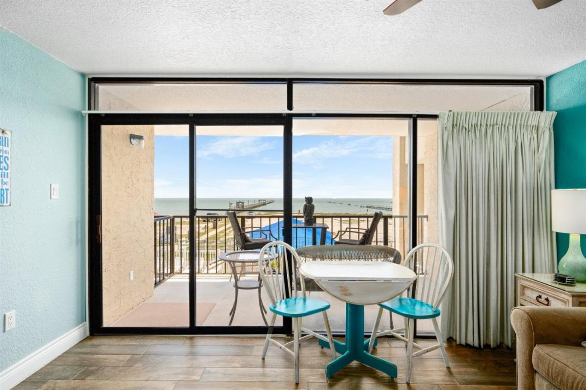 LR 211 - Rod and Reel - Housity