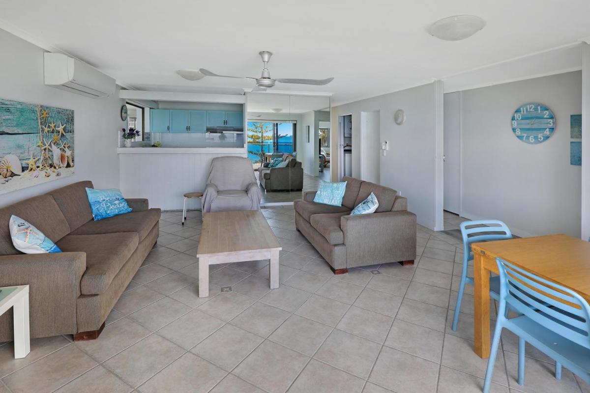 Spinnaker Beach Front - Housity
