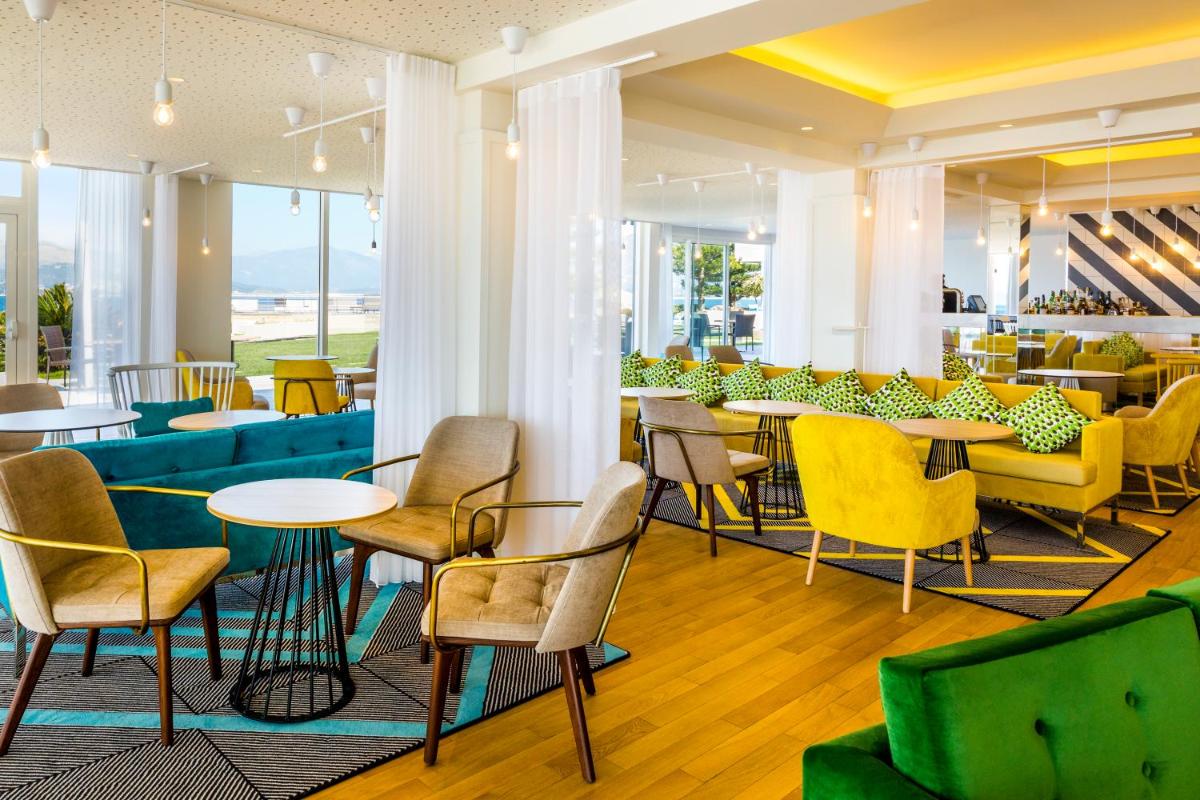 Coin salon dans l'établissement Sofitel Golfe d'Ajaccio Thalassa Sea & Spa