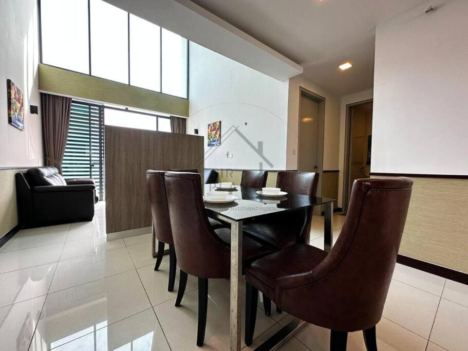 Suitetrails - PD D'Wharf Duplex 3BR - Full Seaview (Up To 12 Pax)