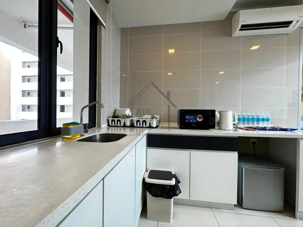 PD D'Wharf Duplex 3BR - Full Seaview (Up To 12 Pax) - Housity