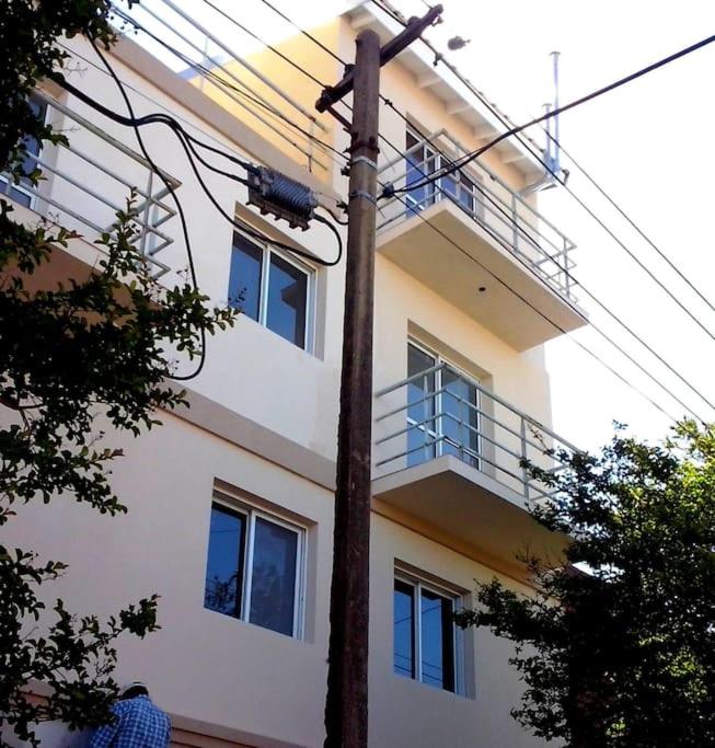 Alquilo depto 1 dorm en Zárate - Housity