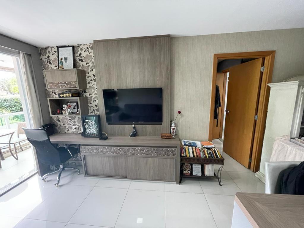Excelente ap beira lago - Housity