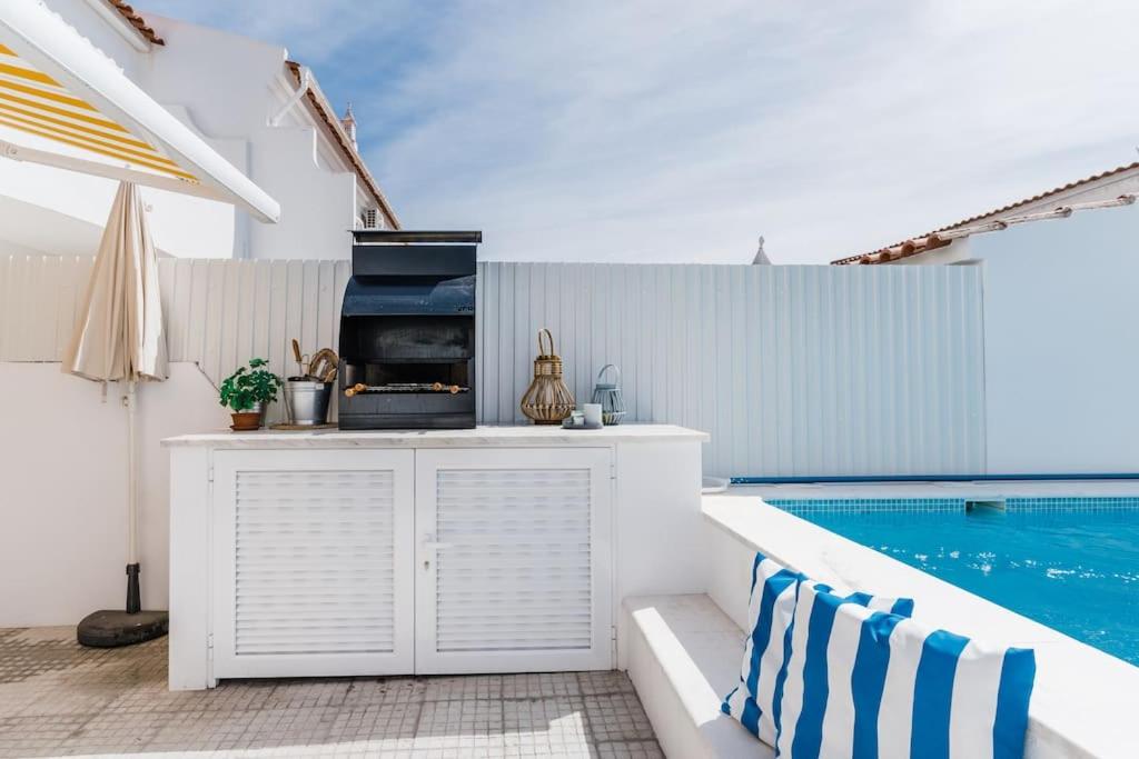Suitetrails - StaySalty - Resort Style Family Beach House with Pool