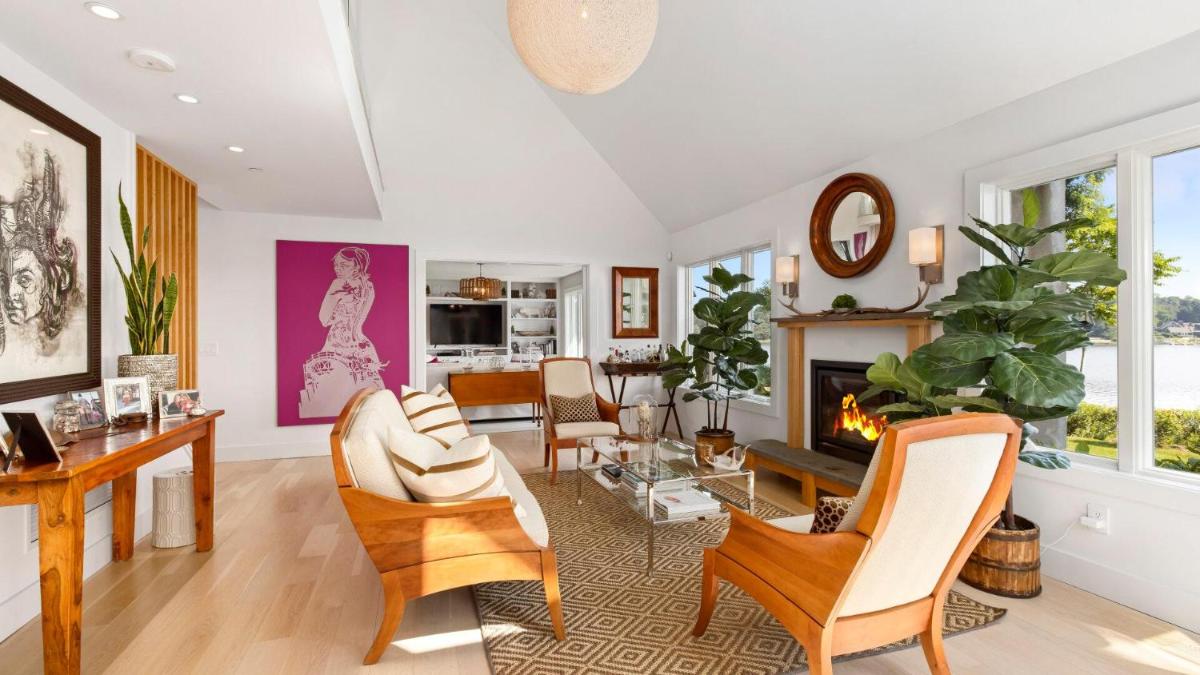 Bay Point Perfection - Housity