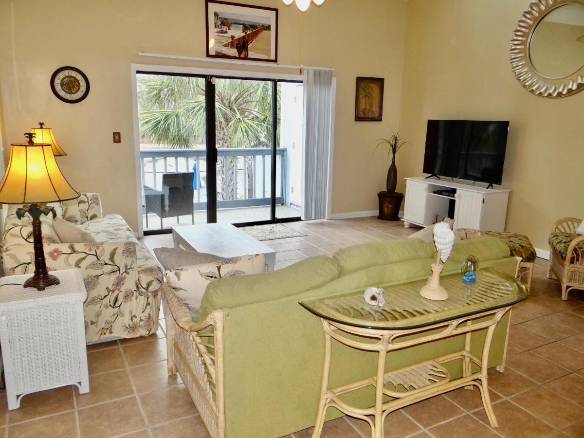 The Bees Surfside Getaway 2 Bed 2 Bath - Housity