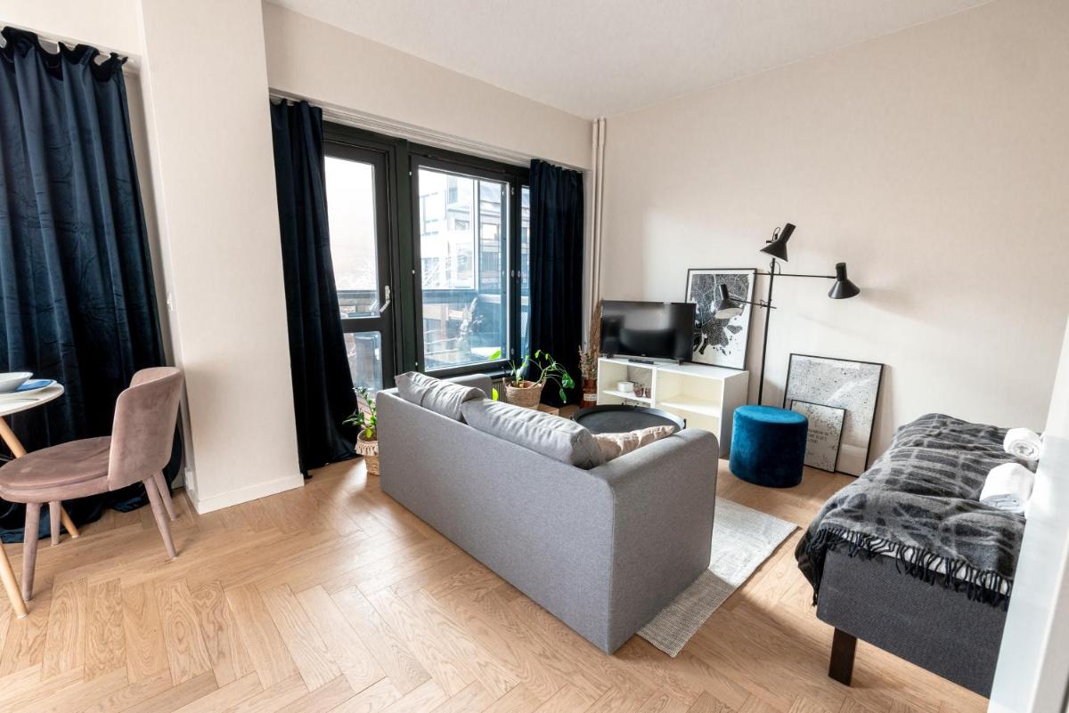 Suitetrails - 2ndhomes Cozy high-quality Studio in Kluuvi with Balcony
