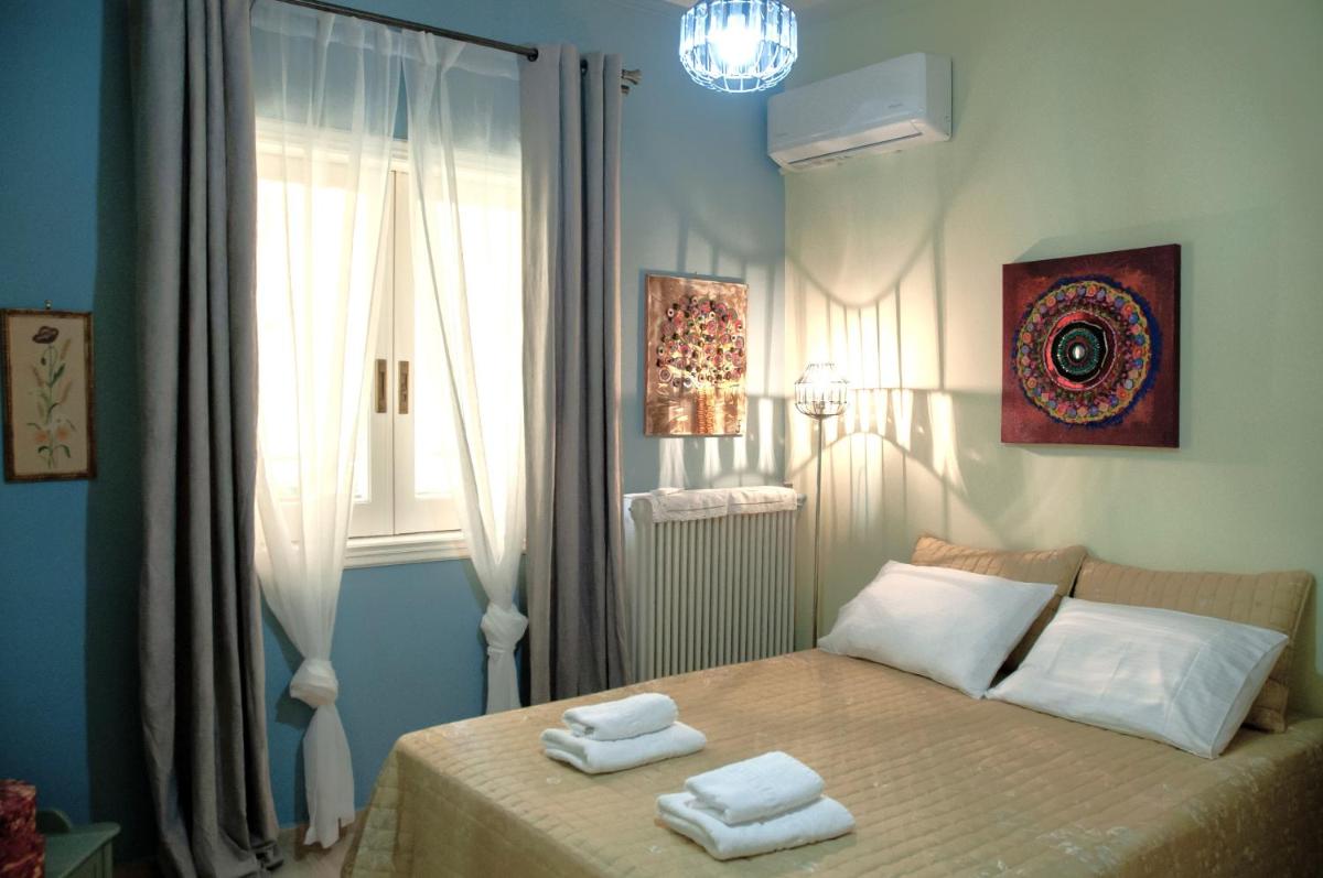 Mid Century Modern Apartment - Atelier - Housity