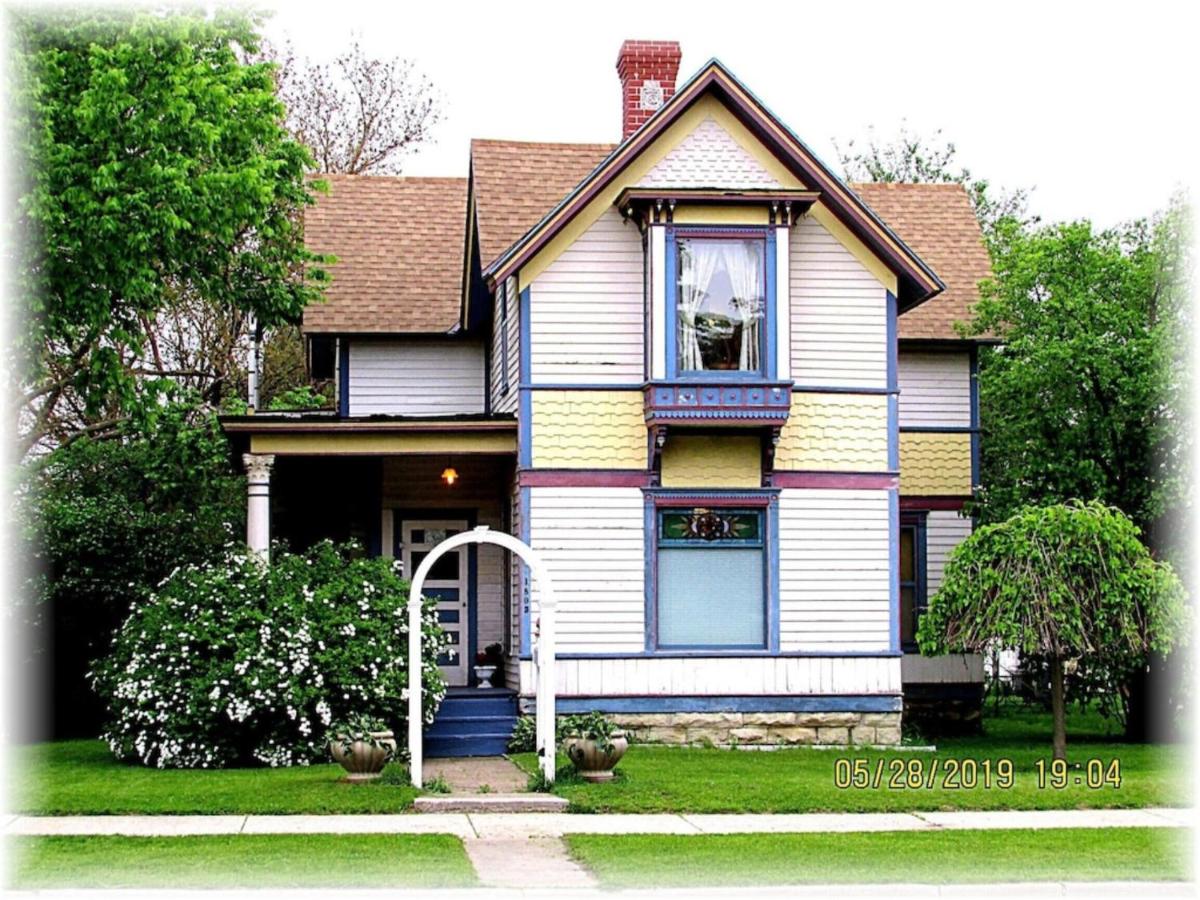 Historic River City Romance Licensed Historic - Housity