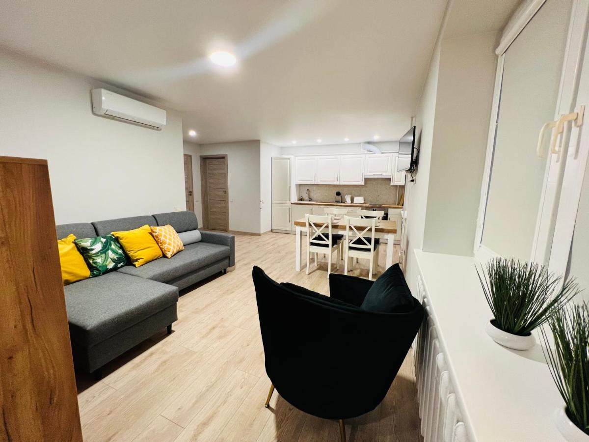 Saulėti apartamentai Trakuose/Sunny apartment in Trakai - Housity