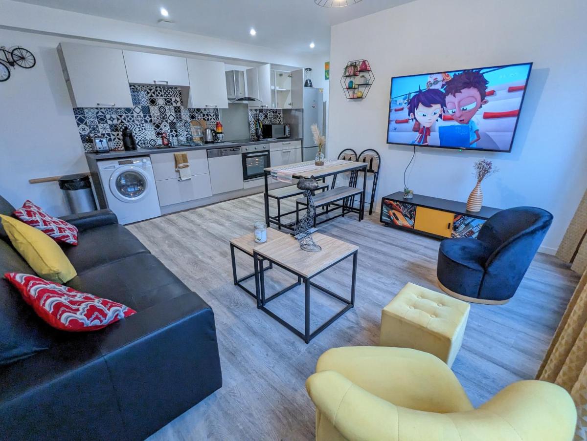 Beau-Jean, Un Cocon Sympa 5 min à Pied du Centre-Ville, Parking Privé, à 10 min du CHU - Hizvo