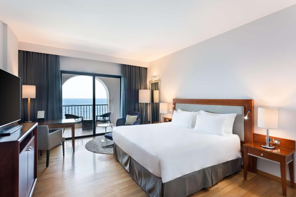 Radisson Blu Resort, Malta St. Julian's - Housity