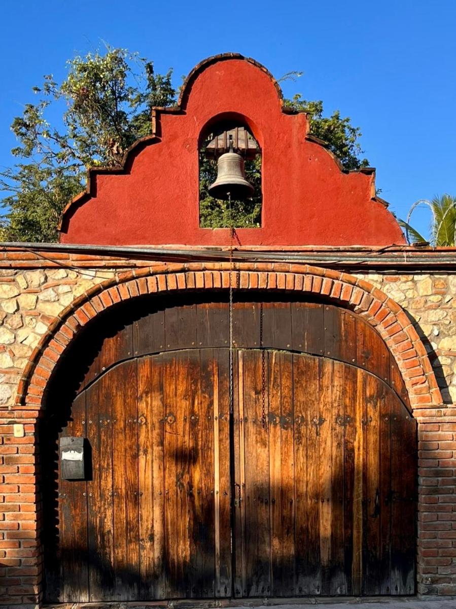 Hotel Rancho Escondito - Housity