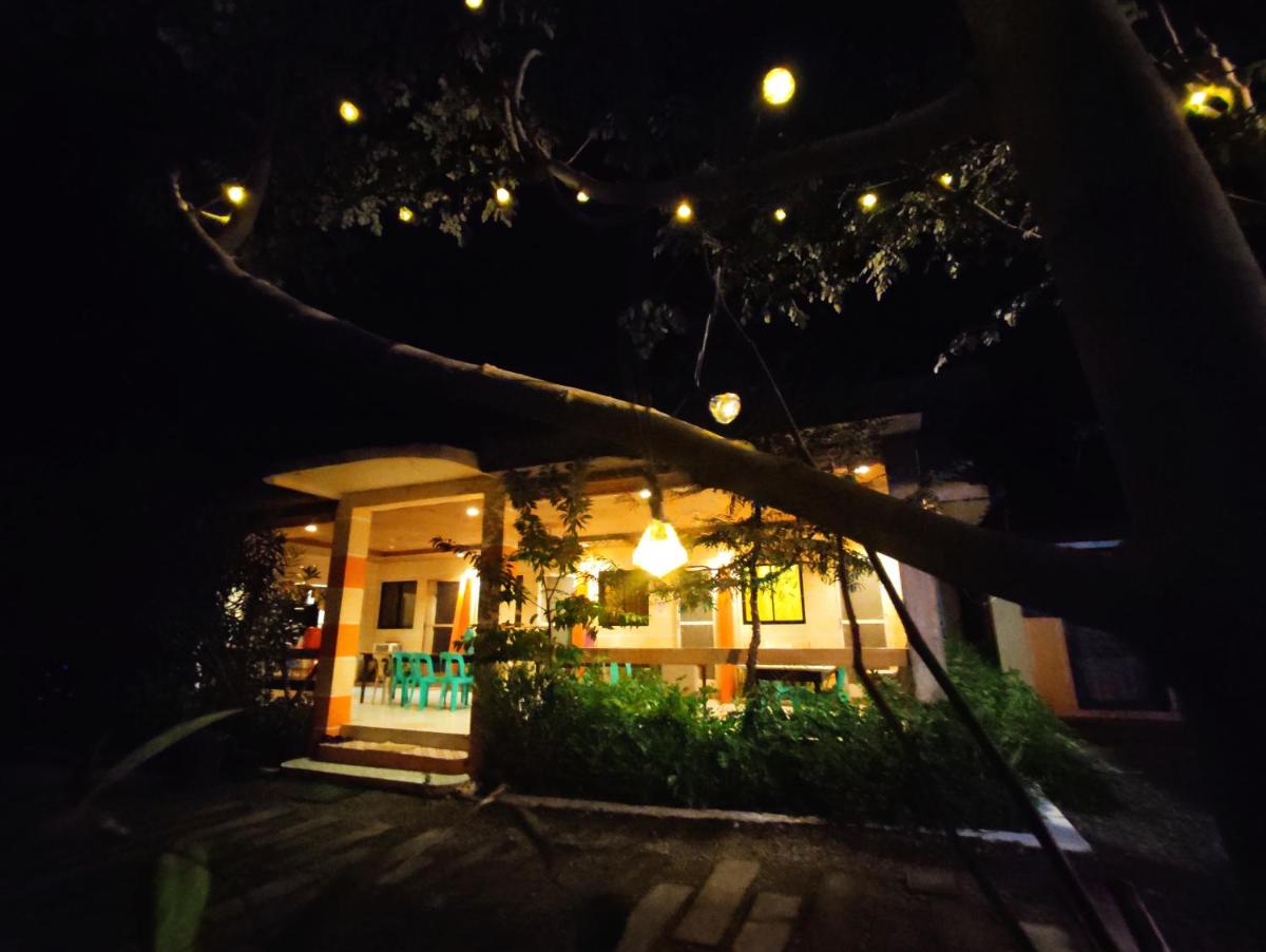 RMTM's Beachfront Accommodation - Caramoan - Housity