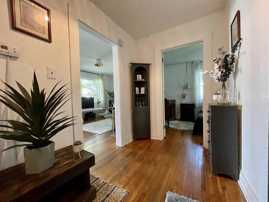 Designer Yadkin Valley Escape - Housity