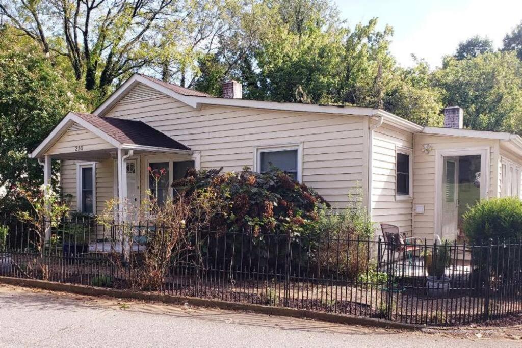 Relaxing Yadkin Valley Escape - Housity
