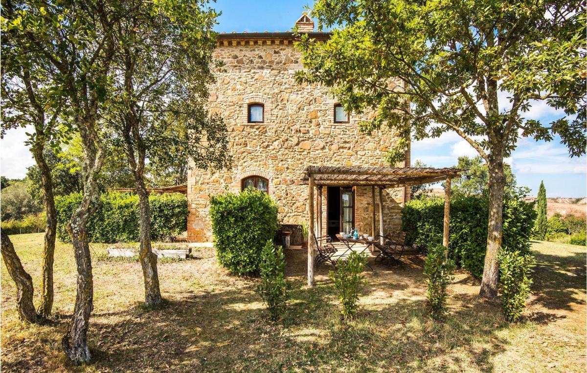 2 Bedroom Stunning Home In Montaione - Housity