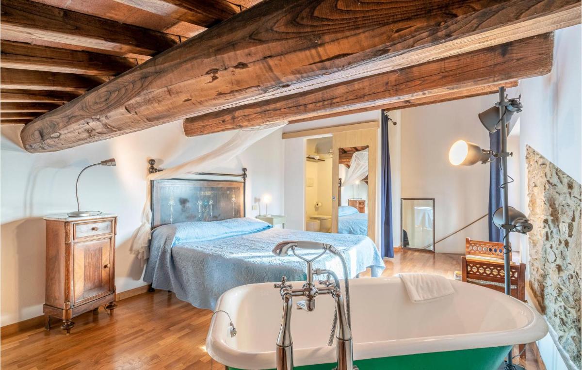 2 Bedroom Stunning Home In Montaione - Housity