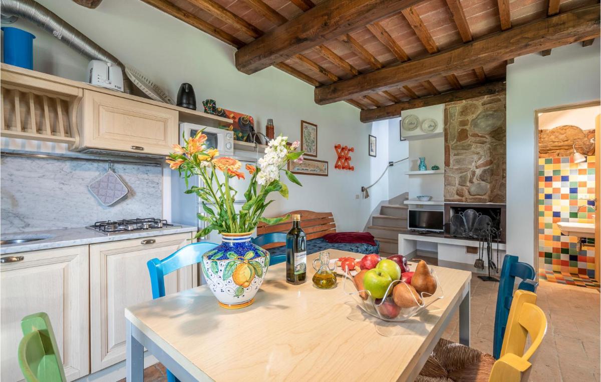 2 Bedroom Stunning Home In Montaione - Housity